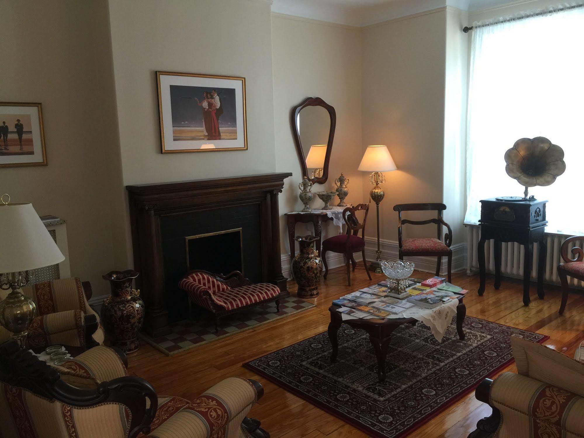 The Century House Bed And Breakfast Οττάβα Εξωτερικό φωτογραφία